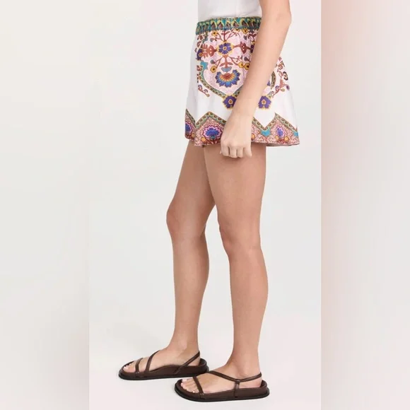 CLEOBELLA MALCOLM SHORTS, NWT Size M - Picture 3 of 3